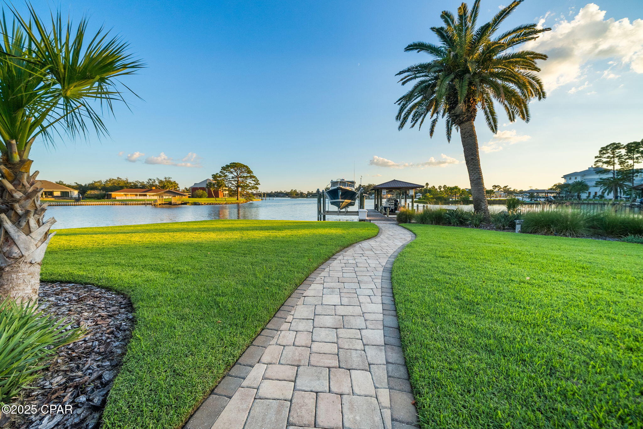 Listing photo id 69 for 3045 30th Court