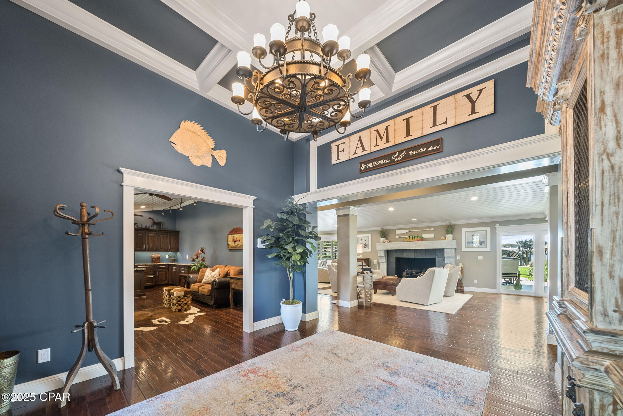 Listing photo id 7 for 3045 30th Court