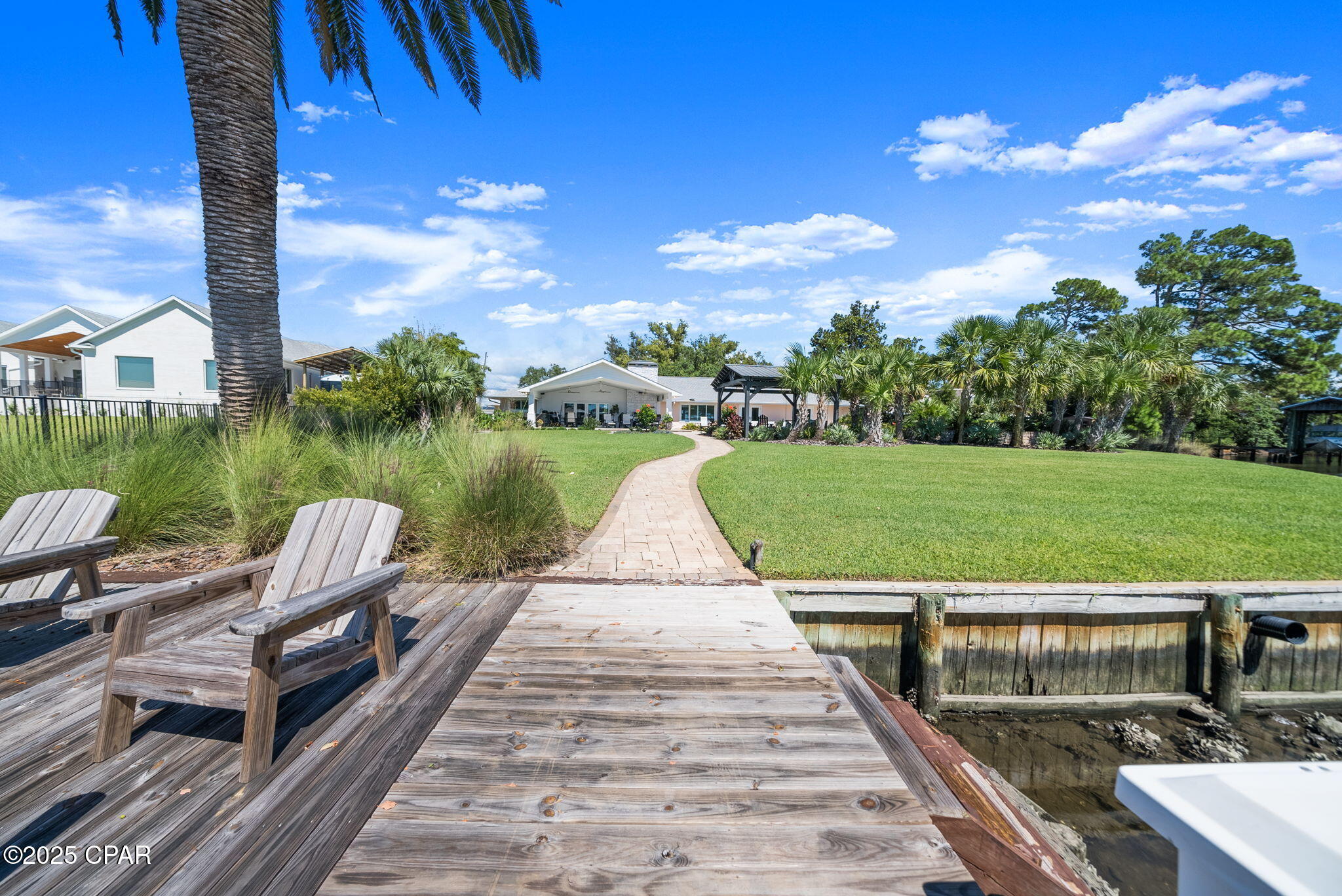 Listing photo id 75 for 3045 30th Court