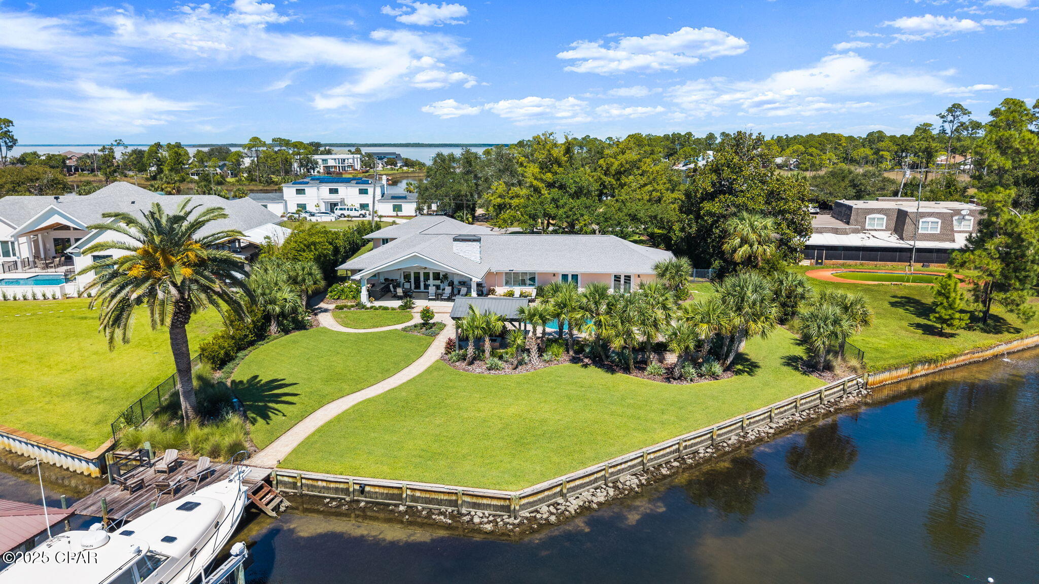 Listing photo id 76 for 3045 30th Court