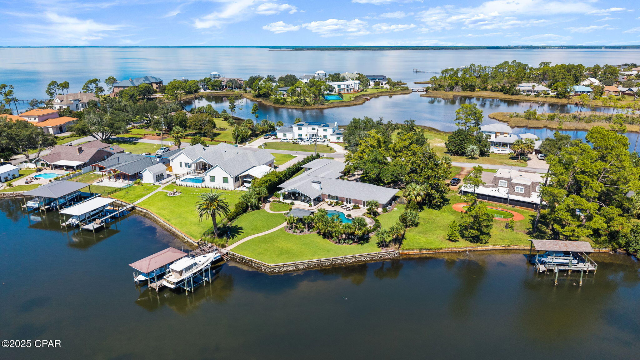 Listing photo id 78 for 3045 30th Court