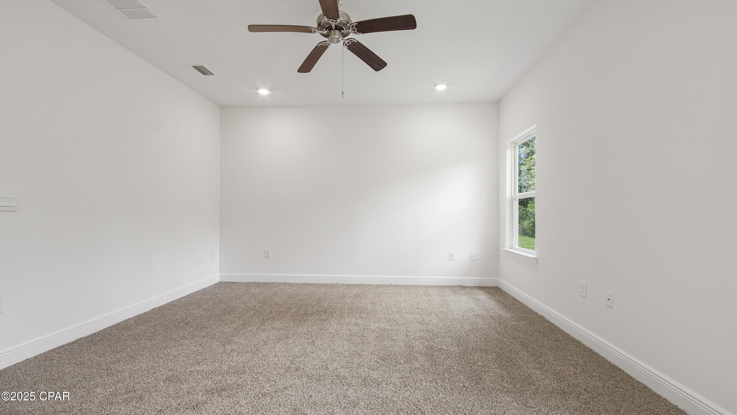 Image 24 For 601 Hancock Way