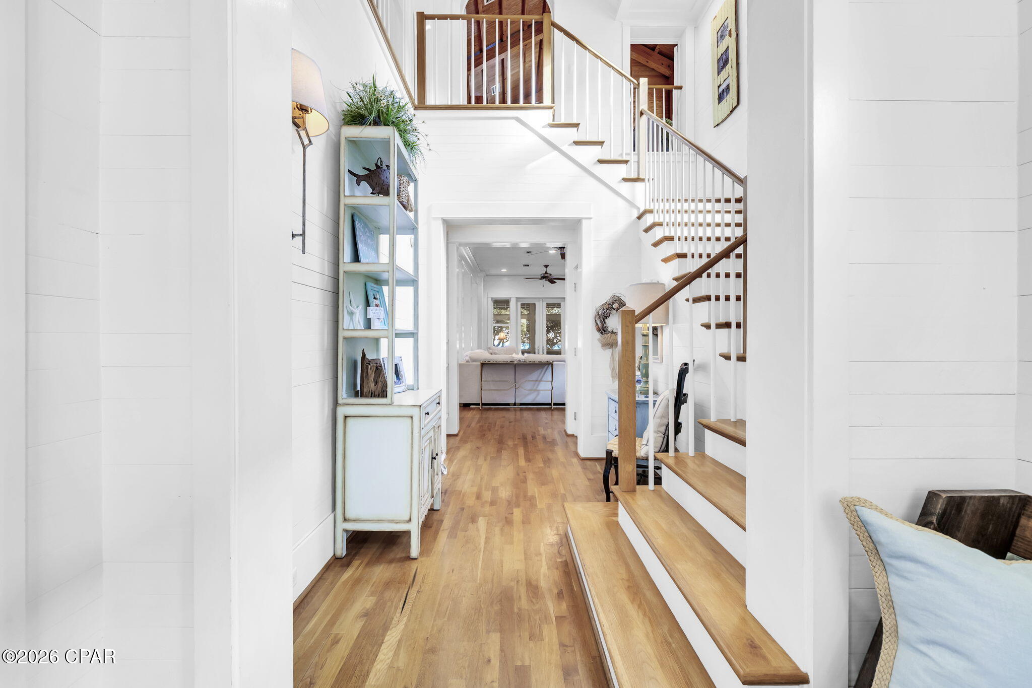 Listing photo id 4 for 207 Village Way