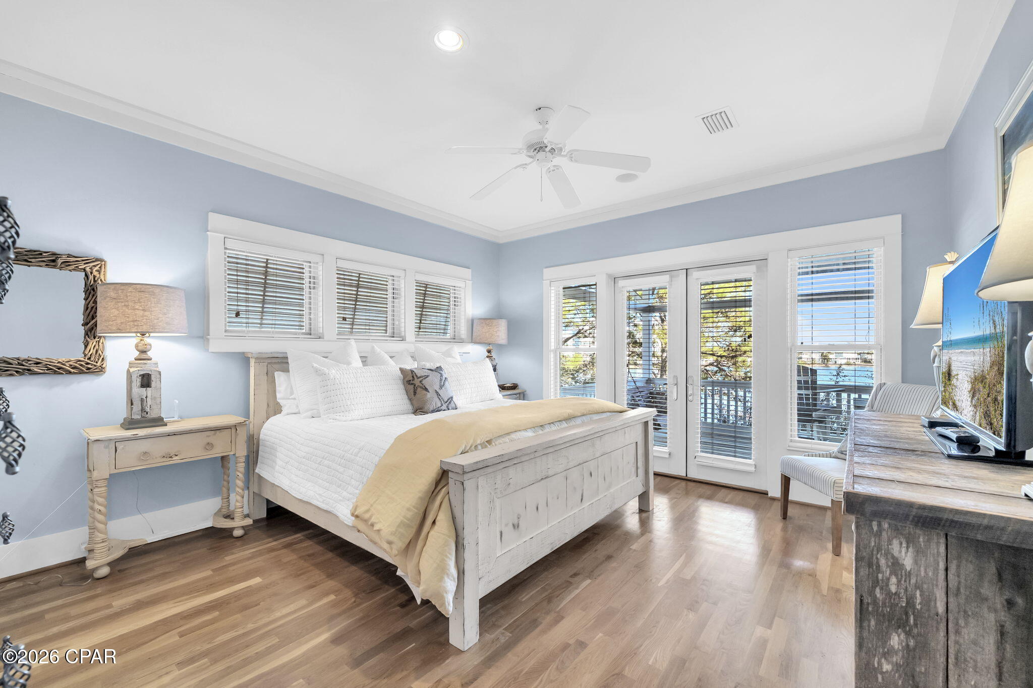 Listing photo id 41 for 207 Village Way