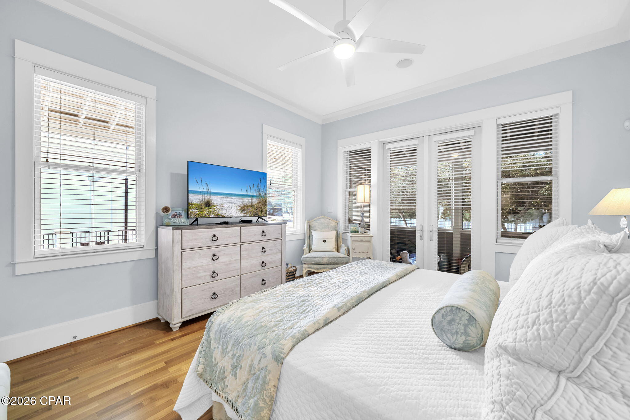 Listing photo id 7 for 207 Village Way