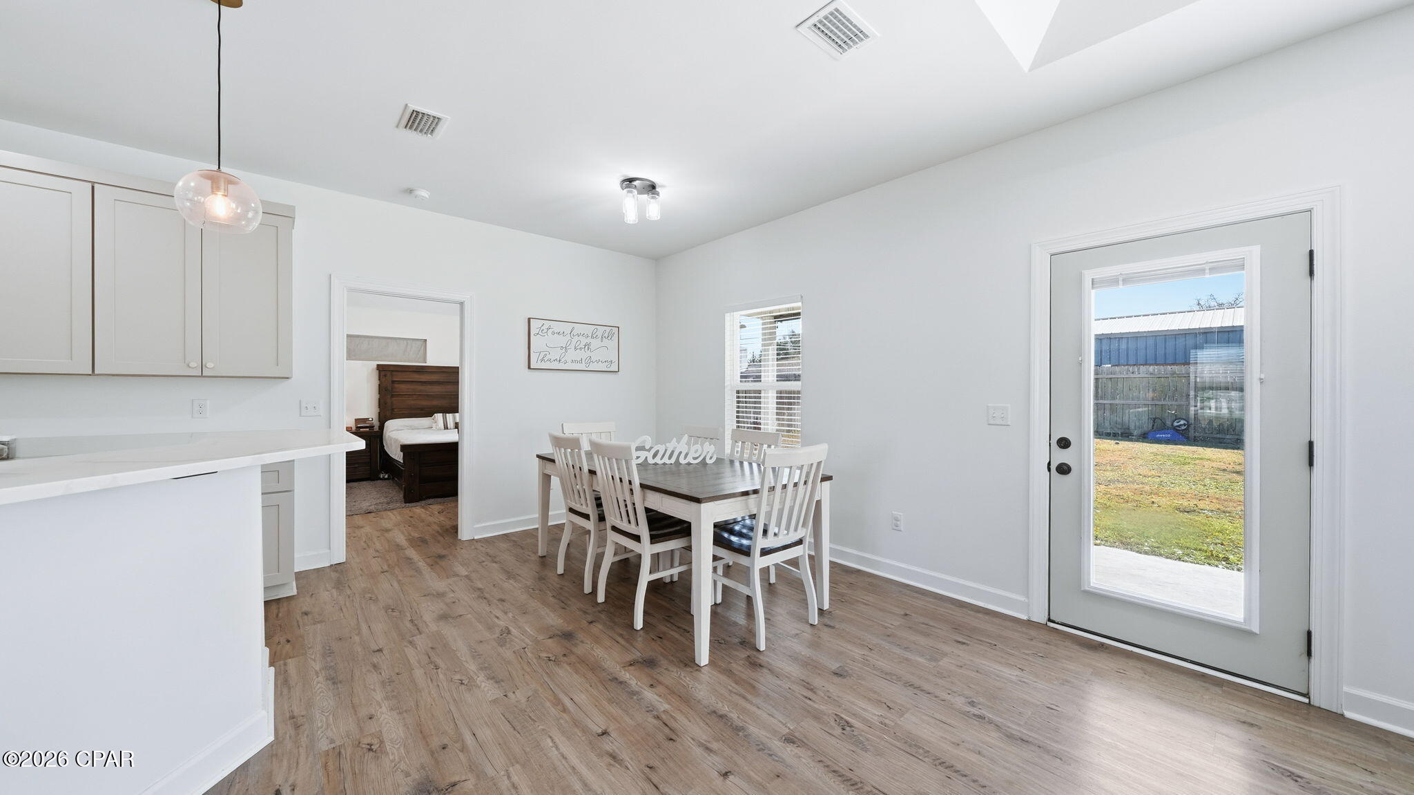 Listing photo id 10 for 705 8th Street