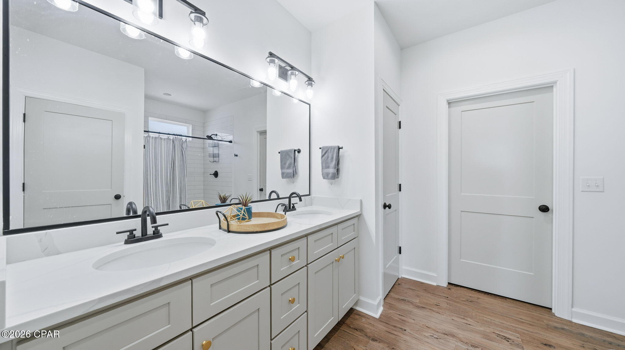 Listing photo id 27 for 705 8th Street