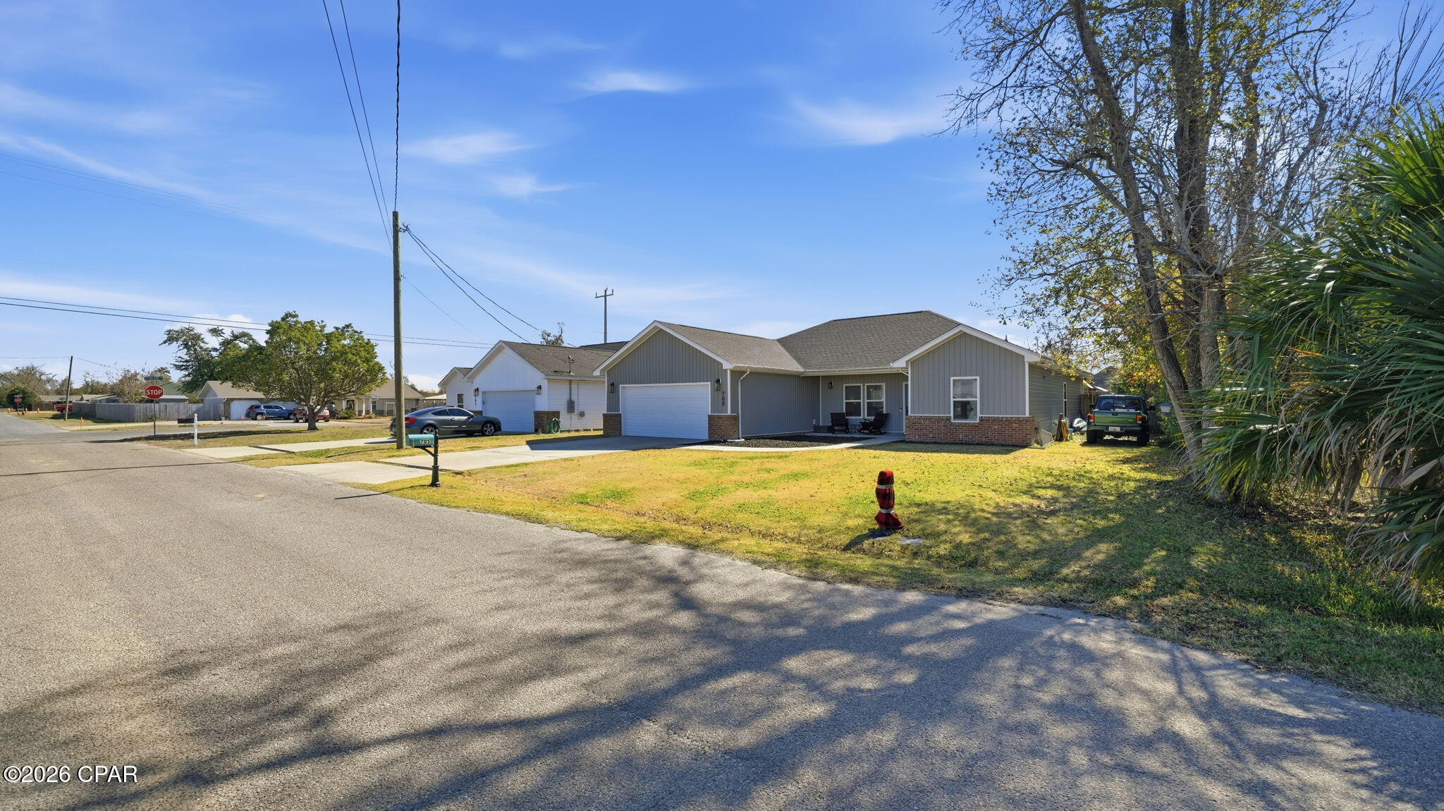 Listing photo id 4 for 705 8th Street