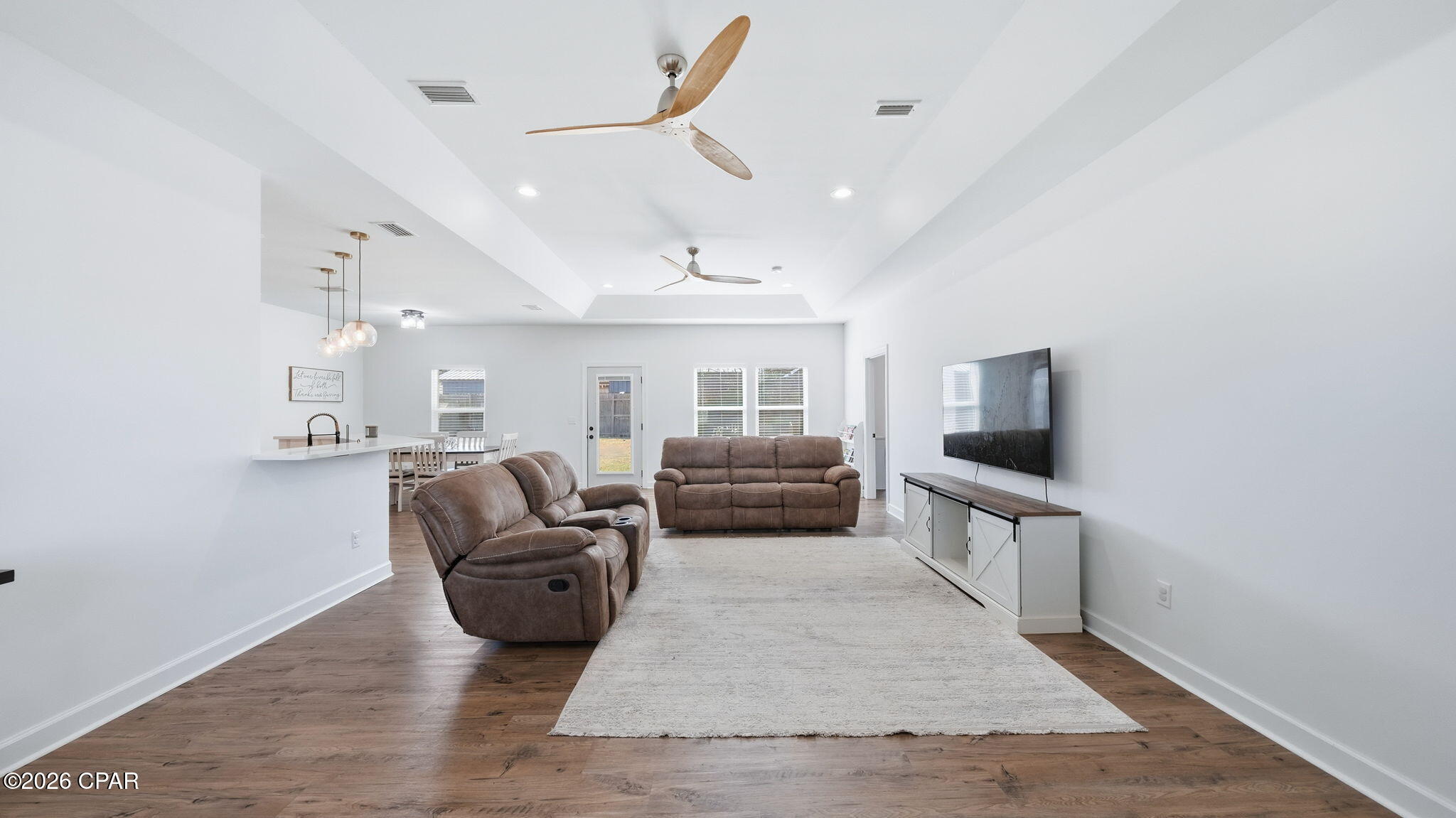 Listing photo id 6 for 705 8th Street