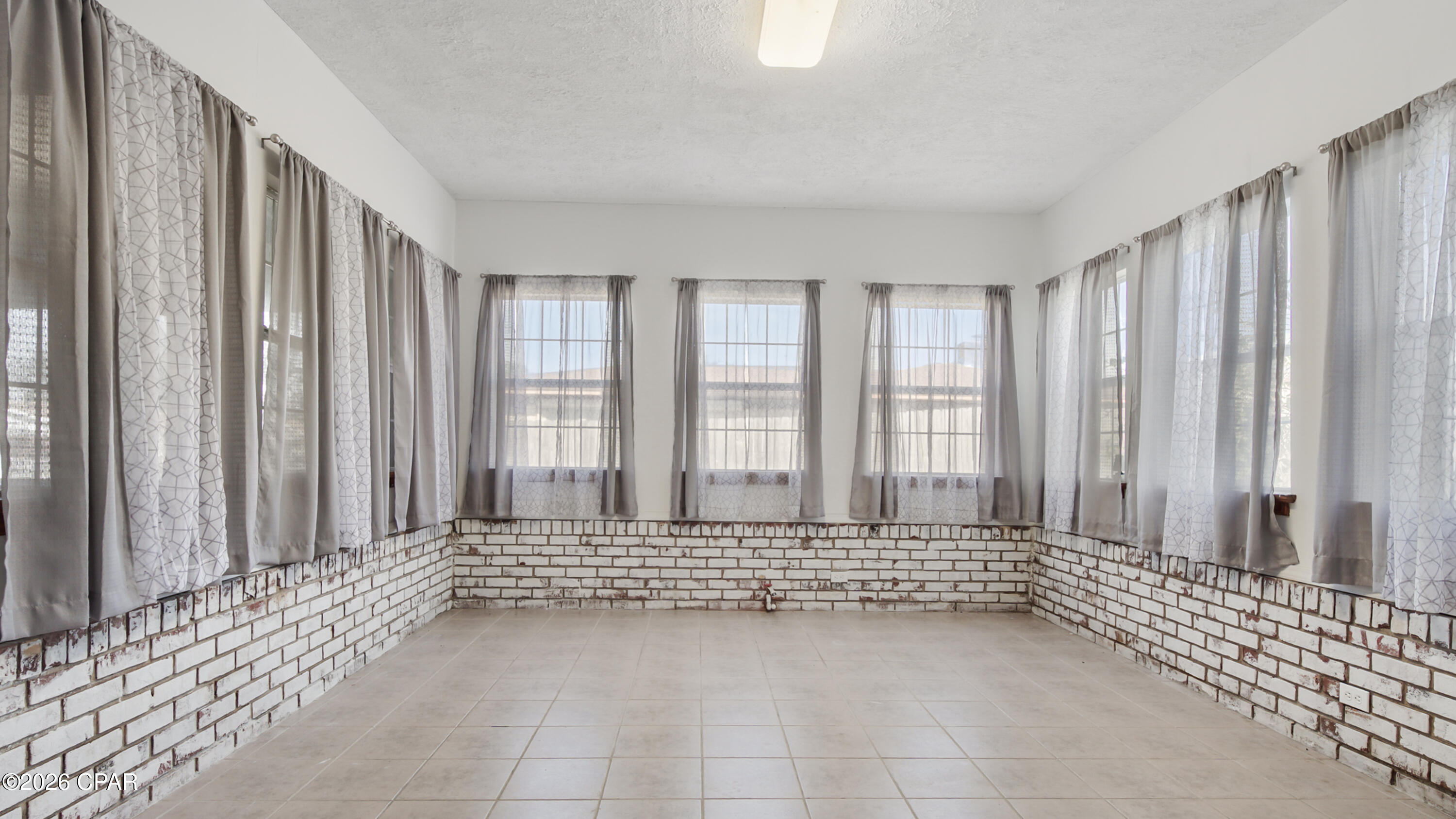 Image 37 For 6001 Minneola Street