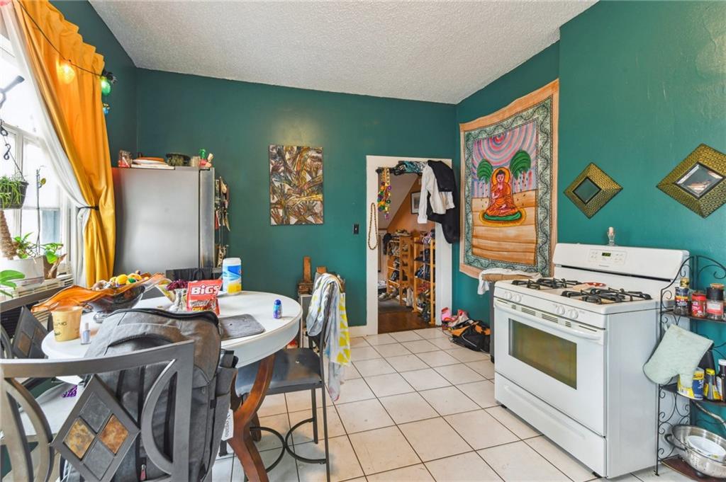 939-941A Picheloup Place