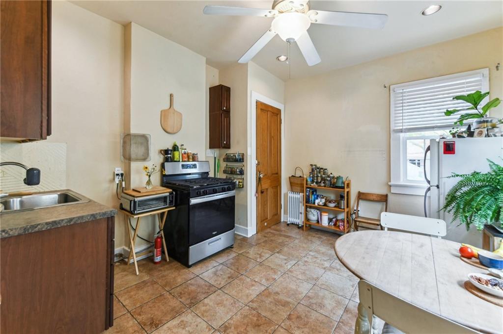 939-941A Picheloup Place