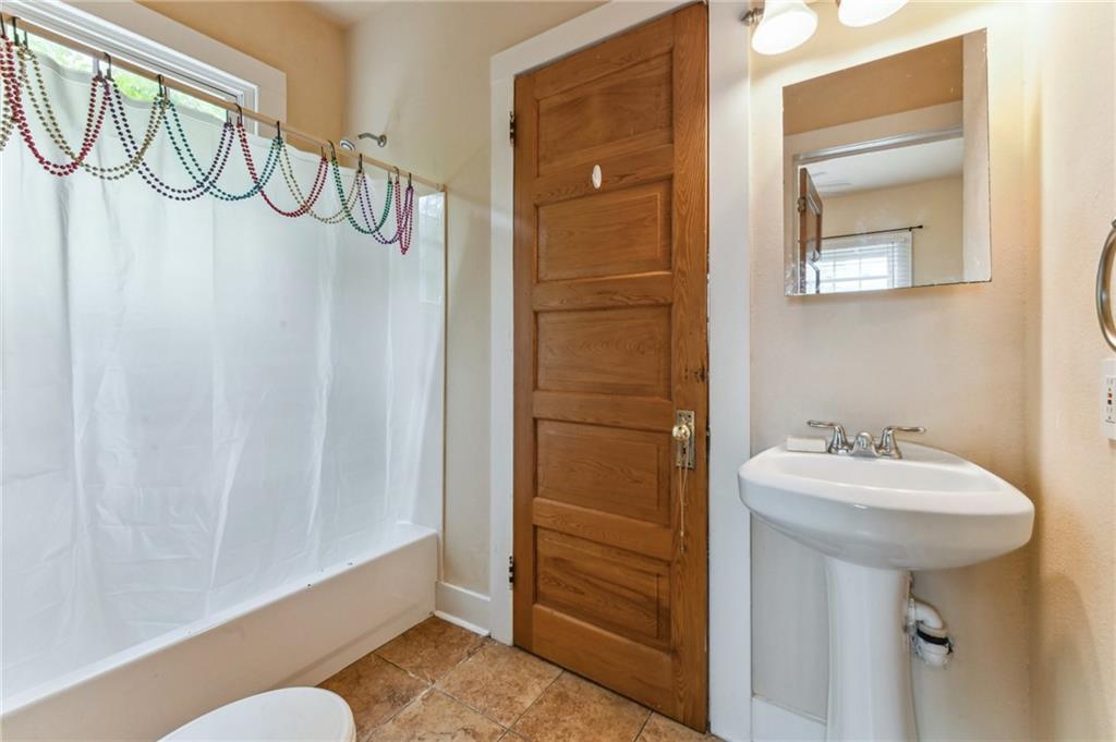 939-941A Picheloup Place