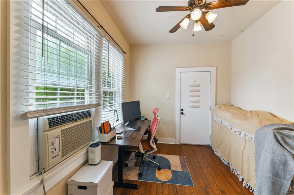 939-941A Picheloup Place