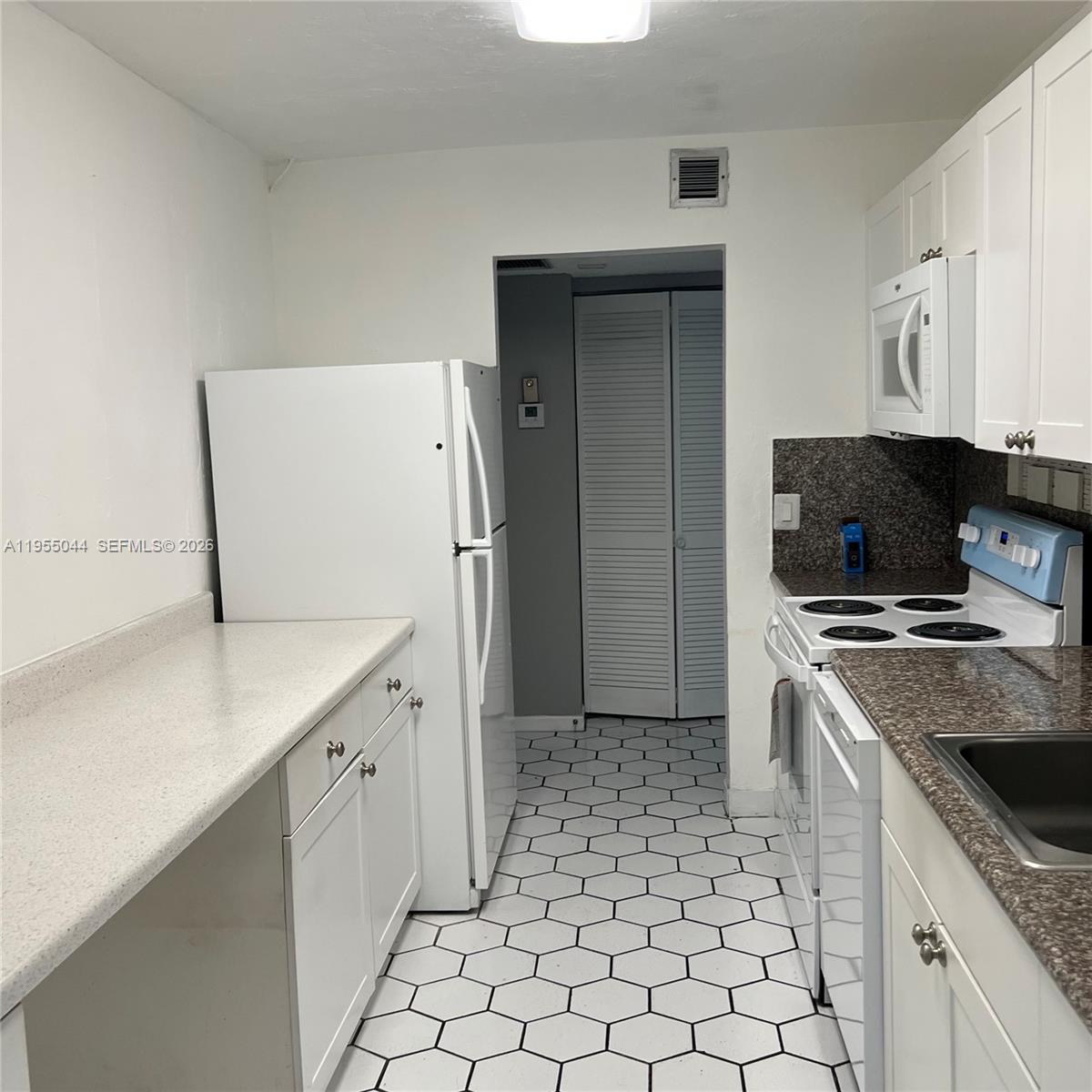 Additional property features at 7051 Environ Blvd - Condo in Lauderhill