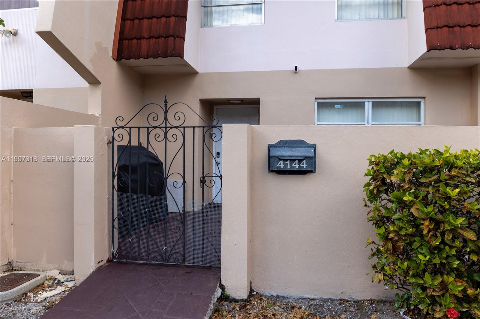 Manors Townhouse 14-15 Co