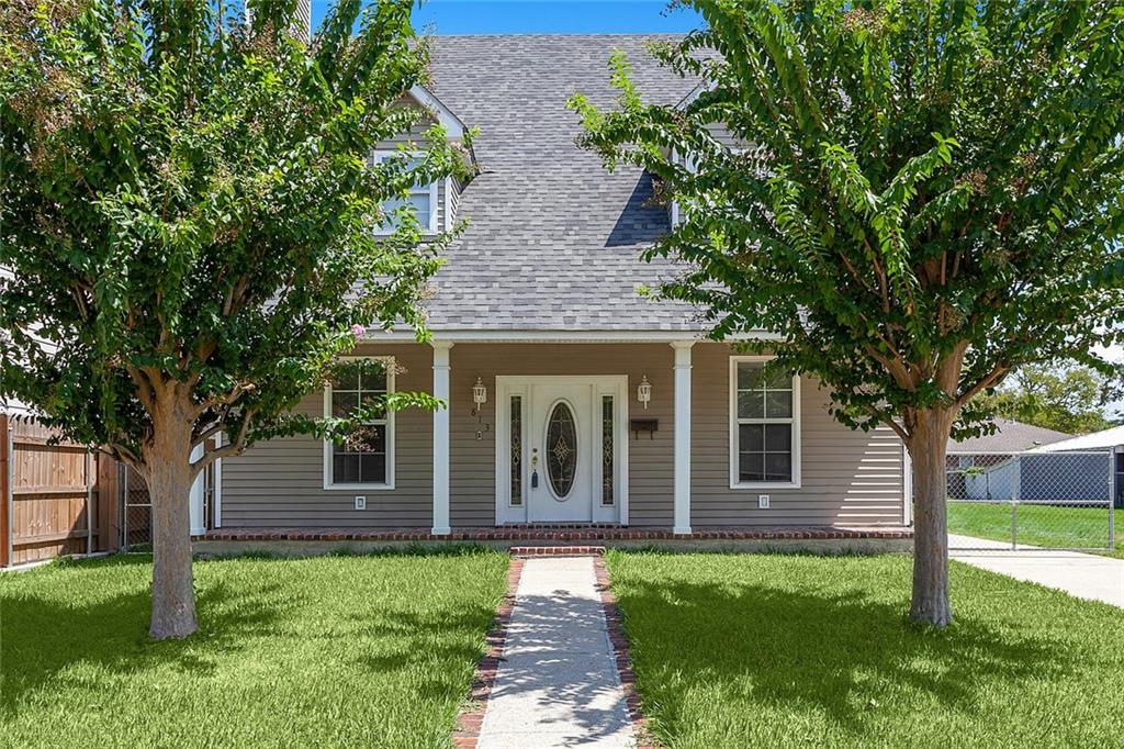 813 N Woodlawn Drive