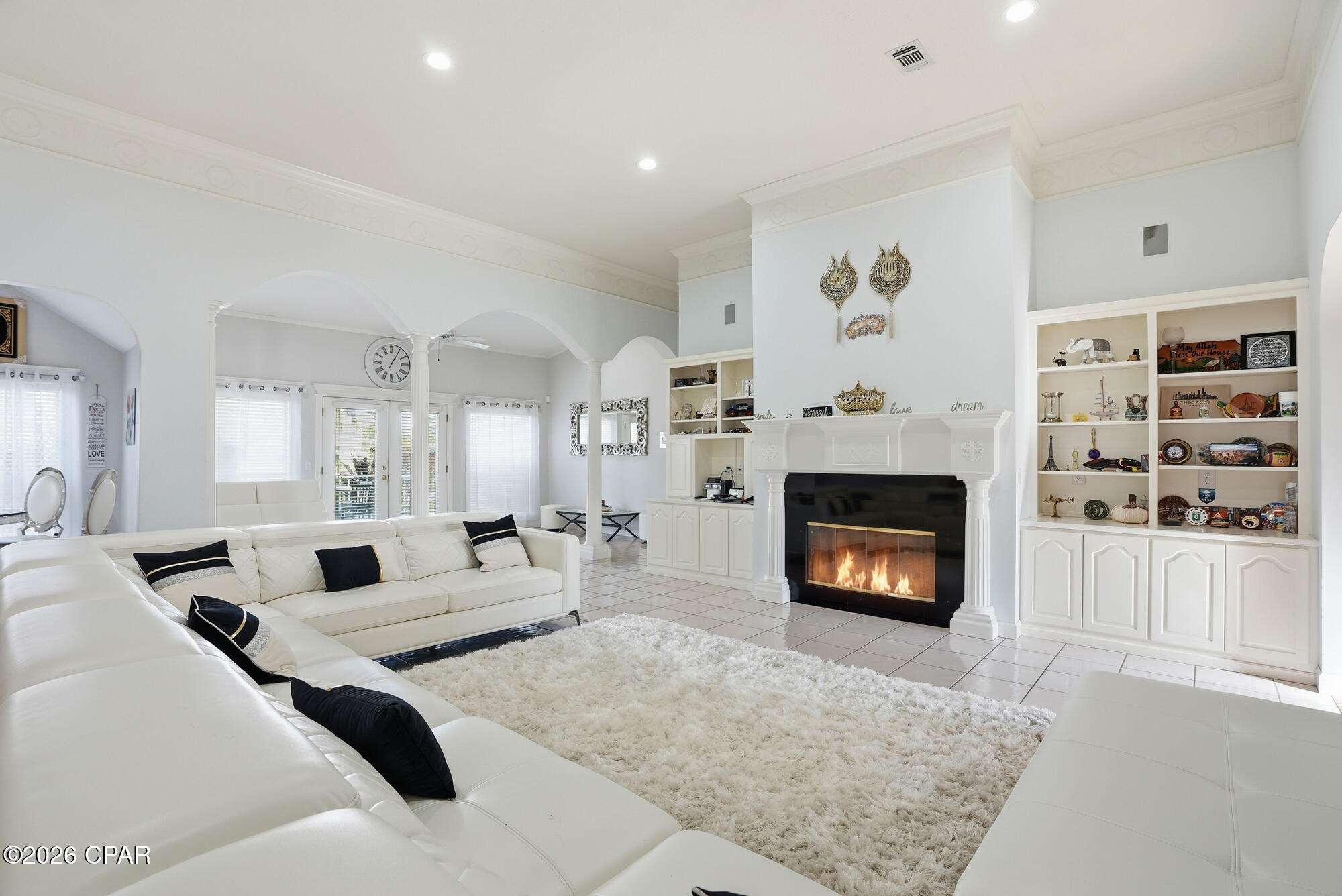 Image 11 For 2400 Bayview Avenue