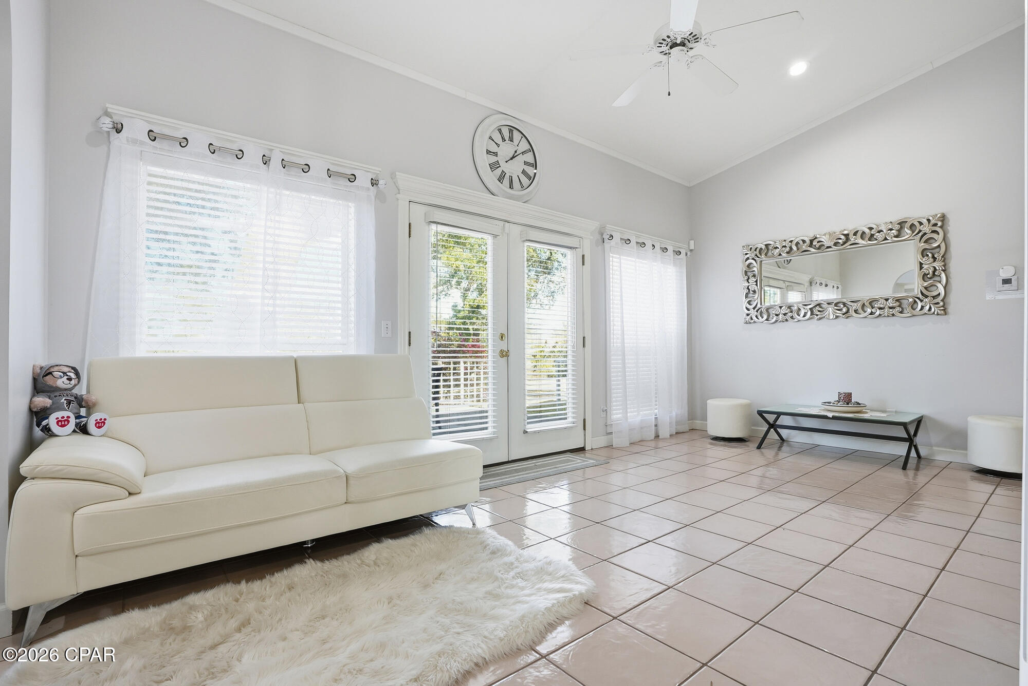 Image 24 For 2400 Bayview Avenue