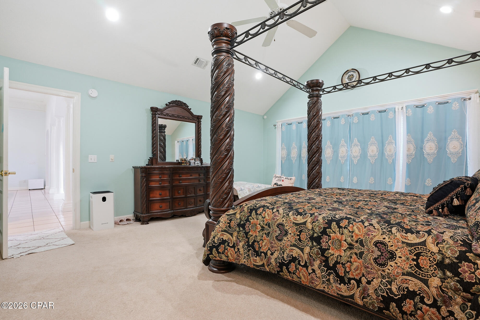 Image 28 For 2400 Bayview Avenue