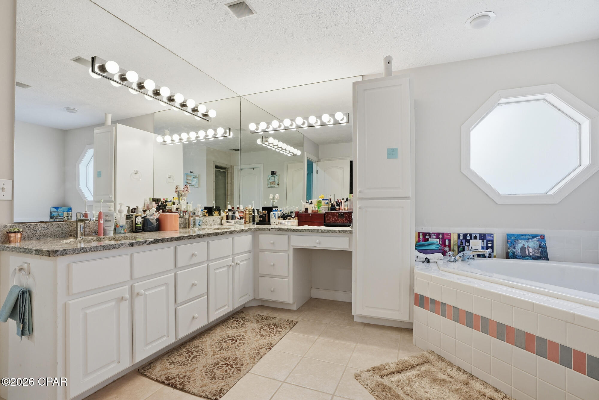 Image 30 For 2400 Bayview Avenue