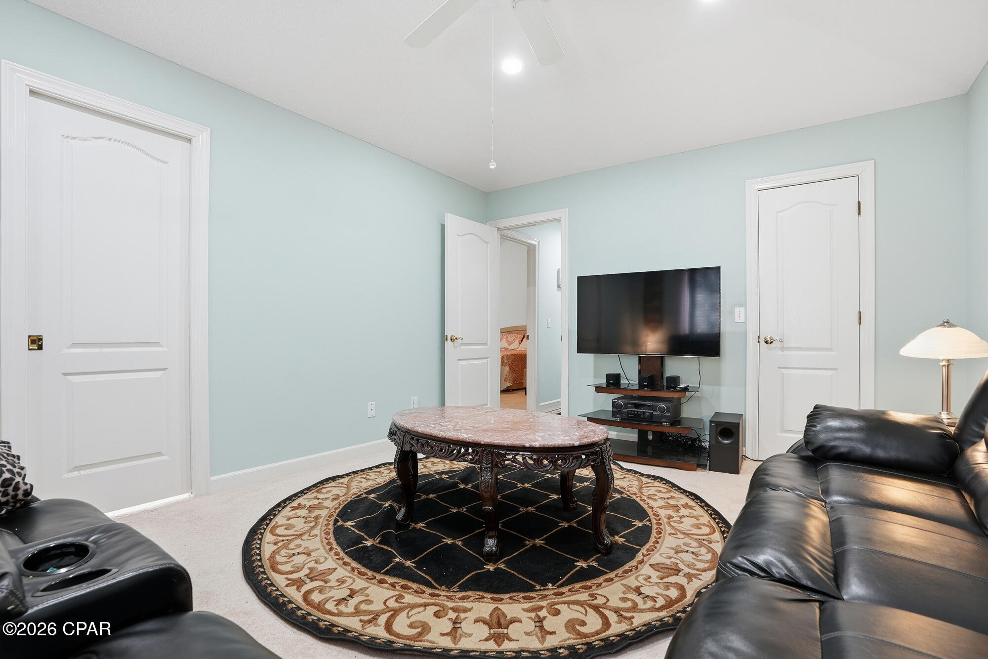 Image 32 For 2400 Bayview Avenue