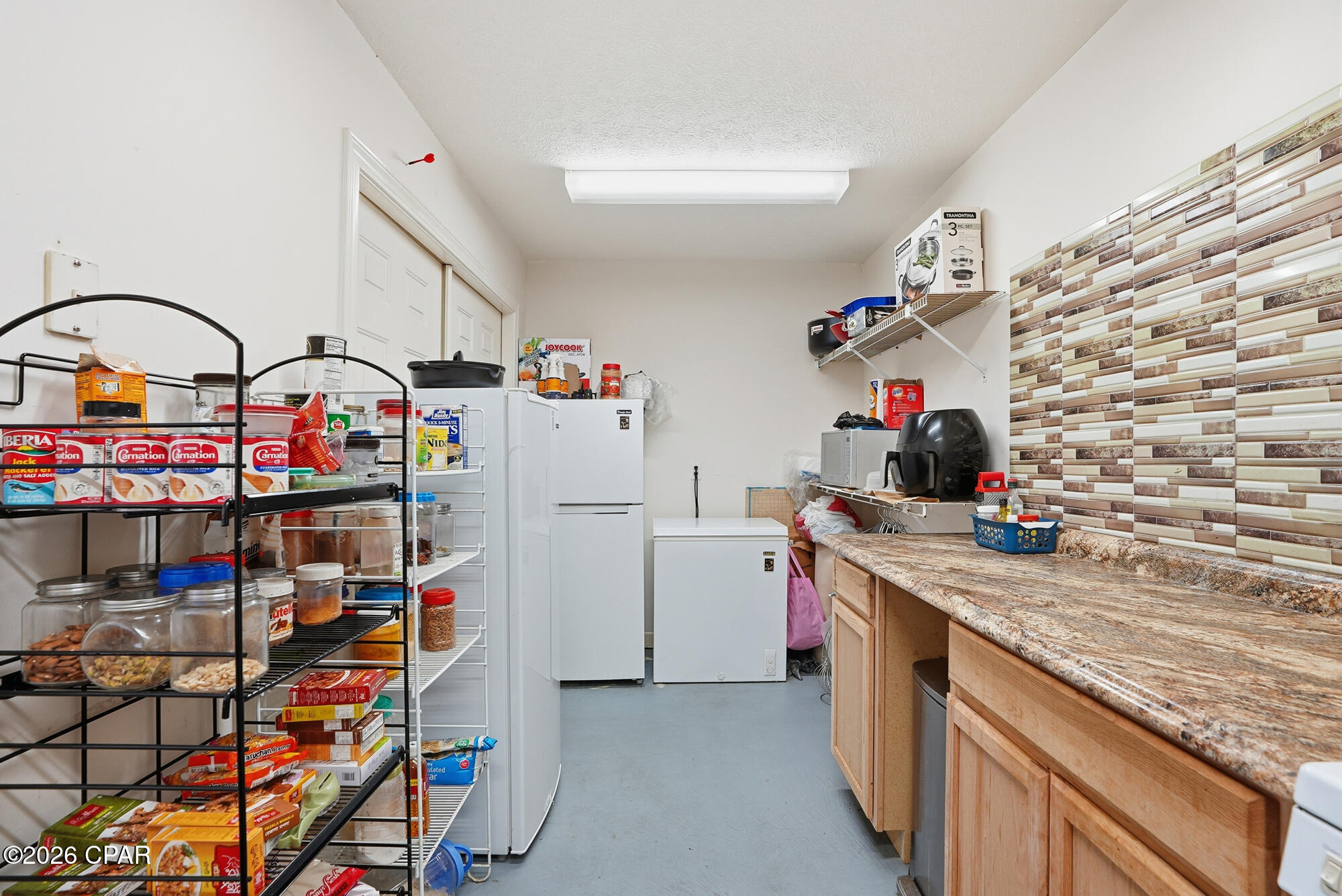 Image 39 For 2400 Bayview Avenue