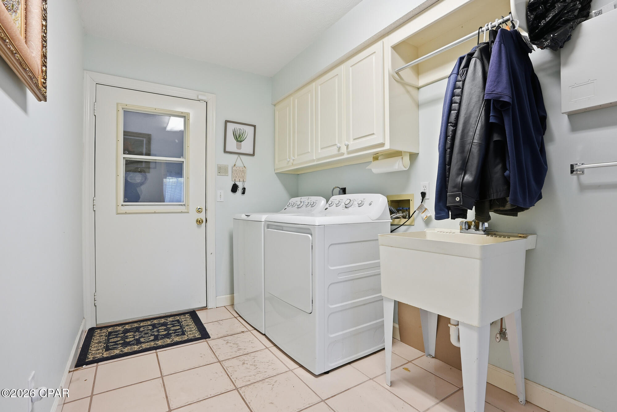 Image 40 For 2400 Bayview Avenue