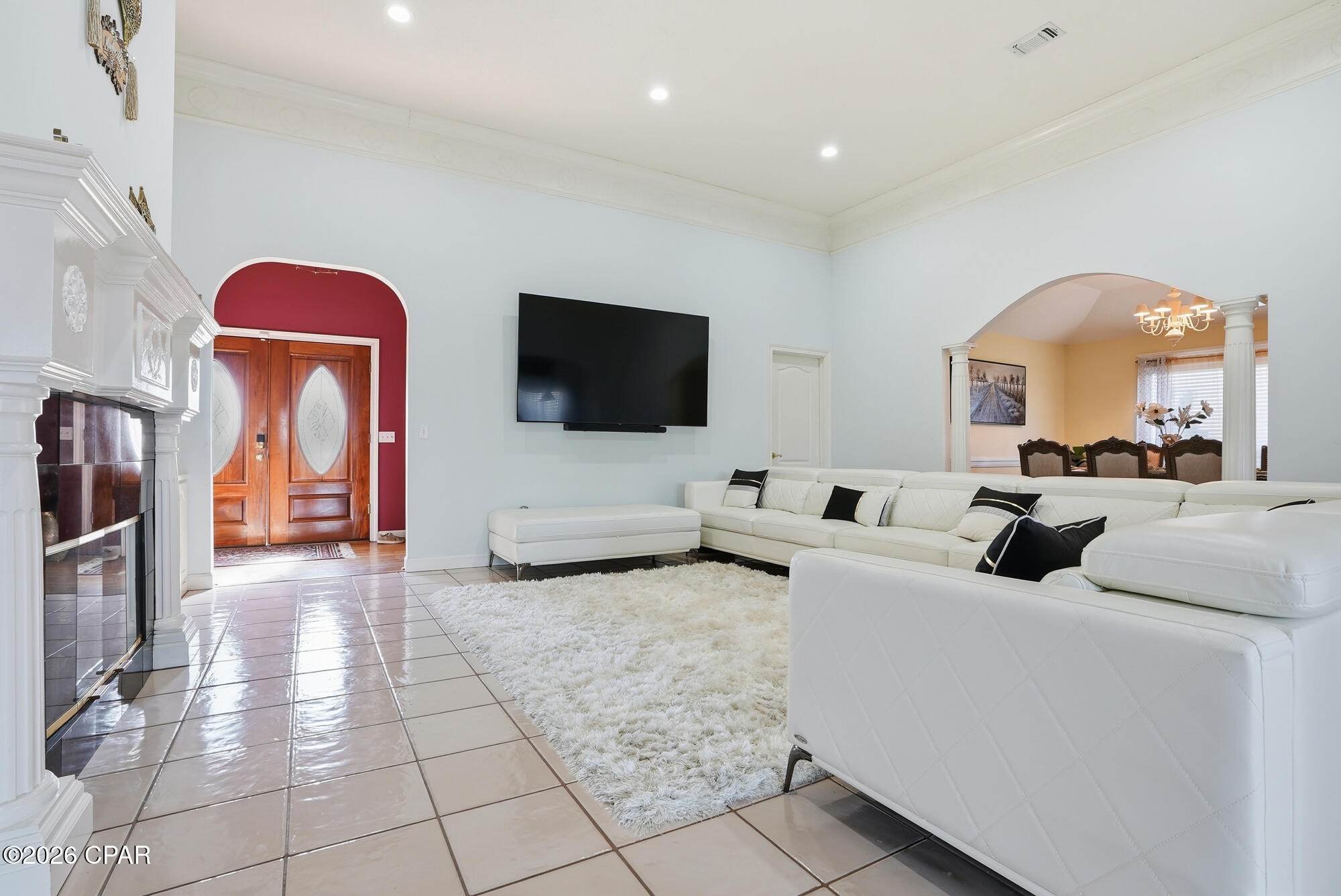 Image 7 For 2400 Bayview Avenue