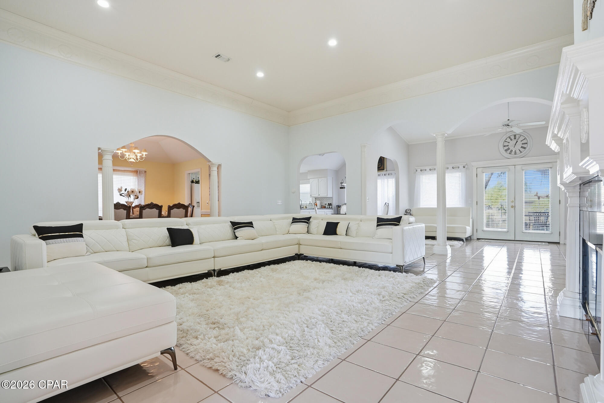 Image 8 For 2400 Bayview Avenue