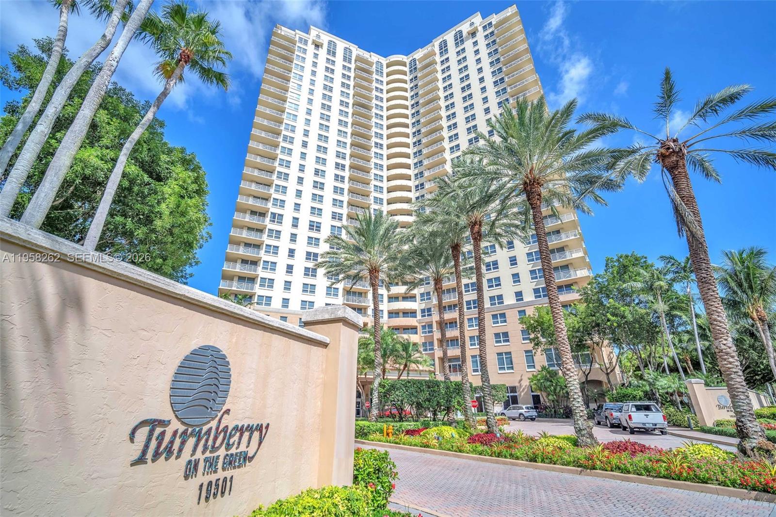 19501 W Country Club Dr #2011
