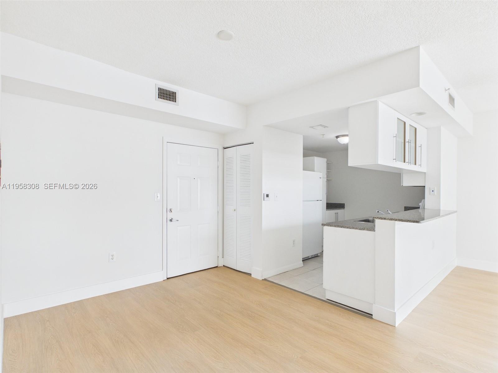 275 NE 18th St 1404