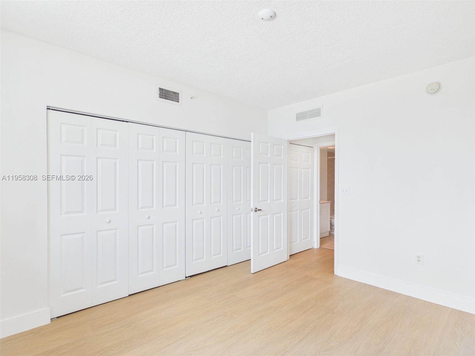275 NE 18th St 1404