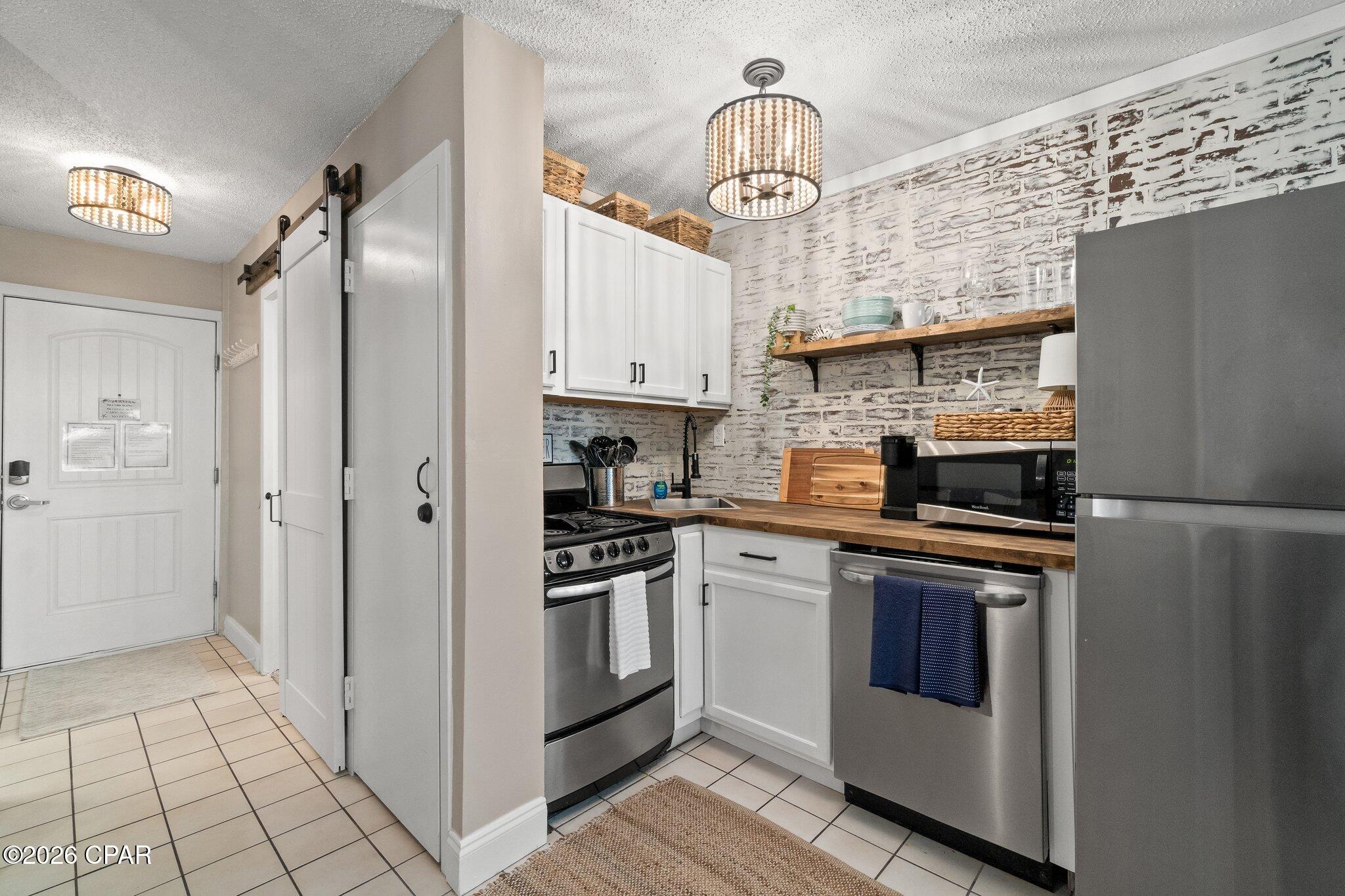 Image 11 For 8817 Thomas Drive A118