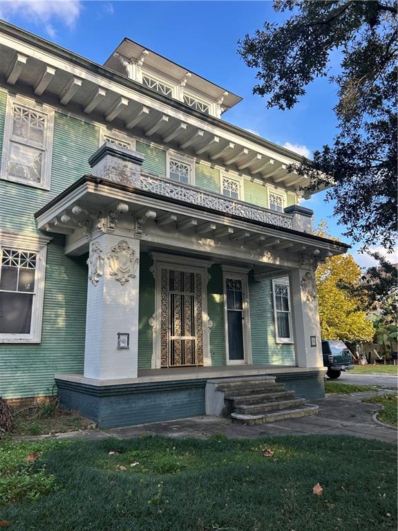 2221 Esplanade Avenue