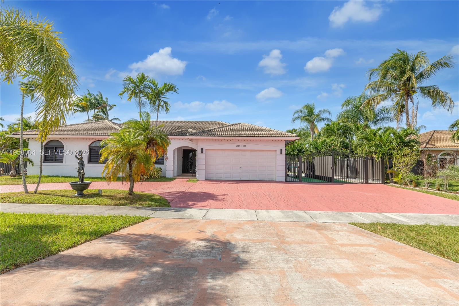 Valencia Groves Estates