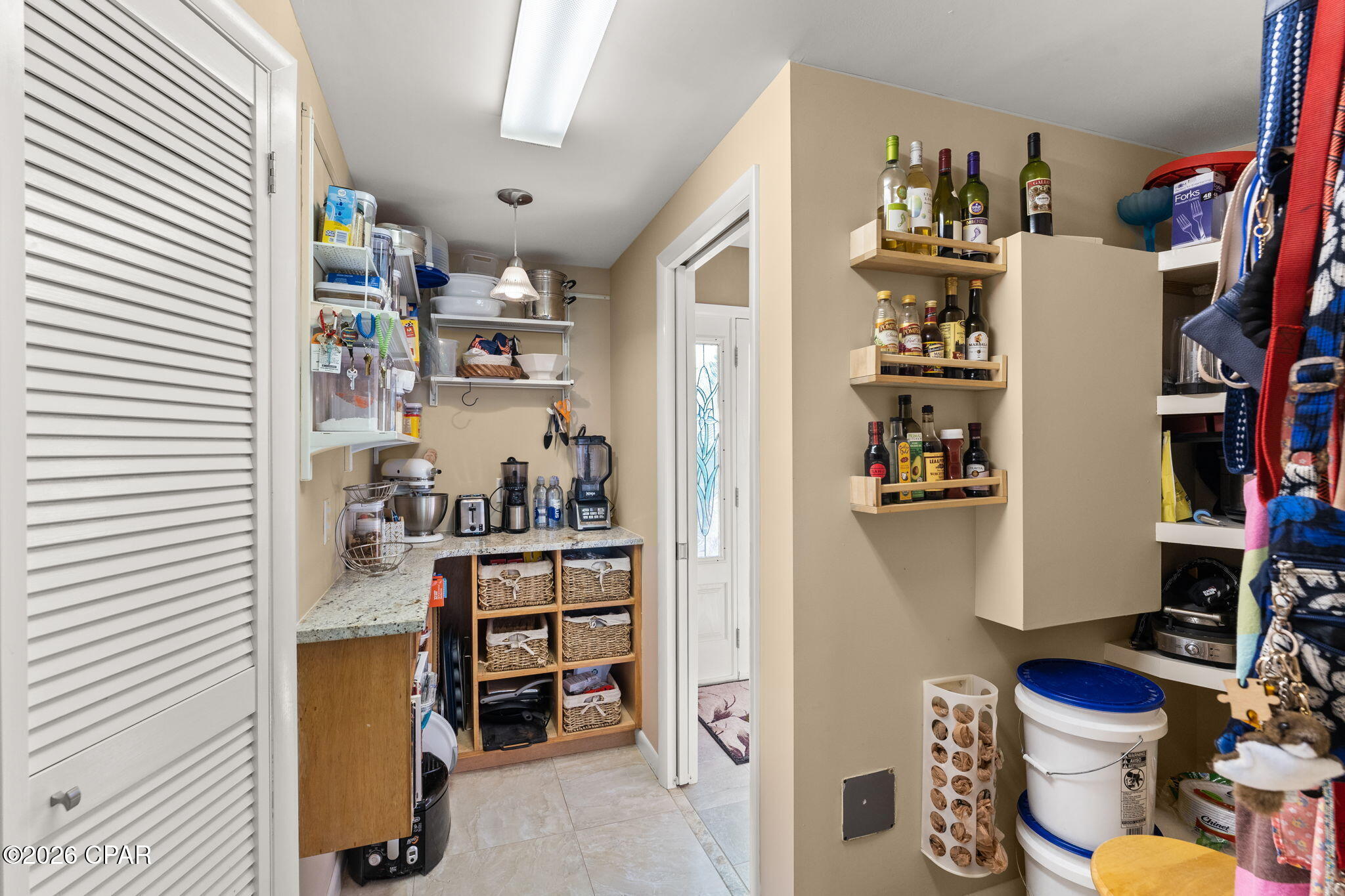 Listing photo id 27 for 1004 Sunset Lane