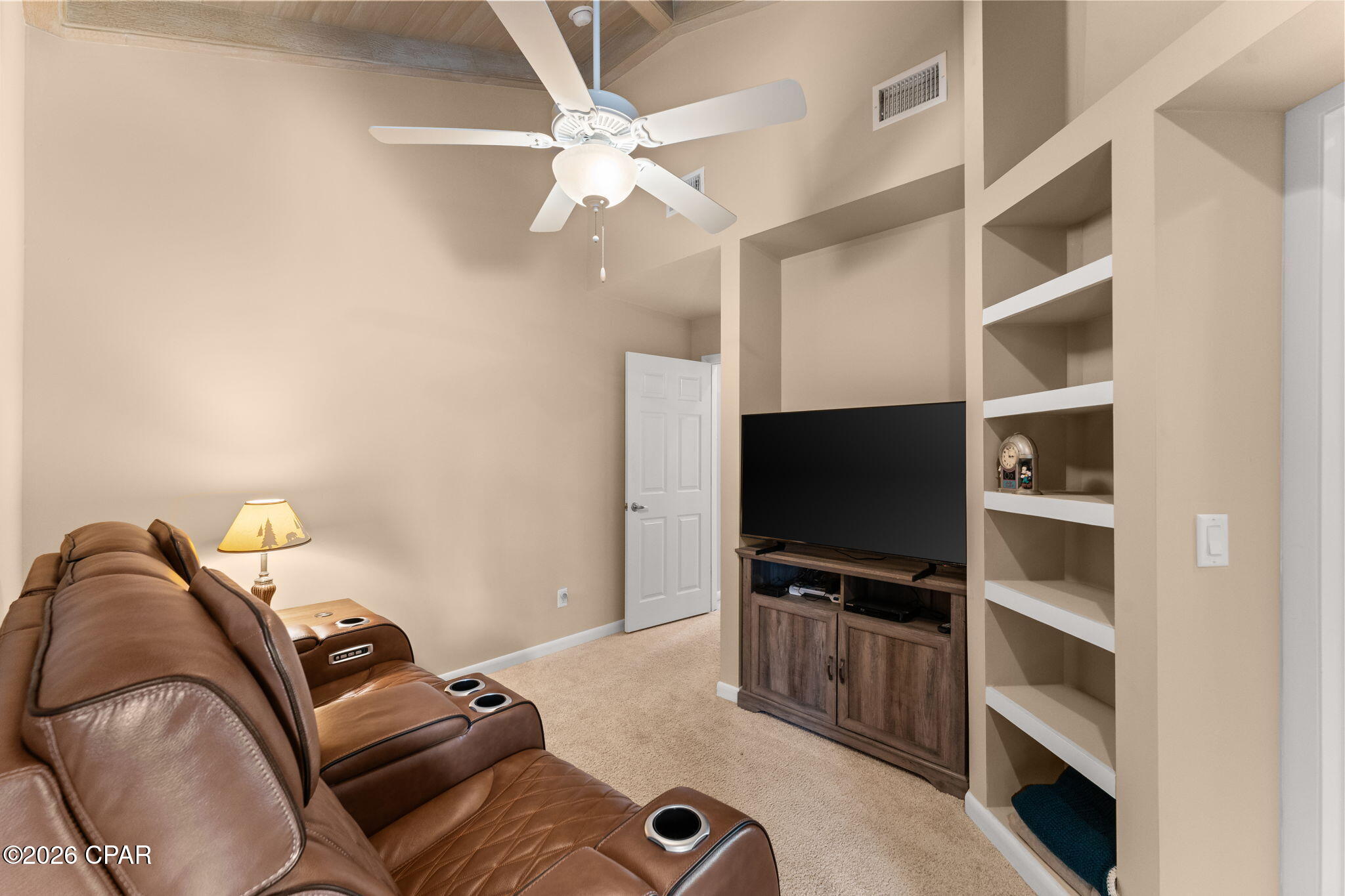 Listing photo id 55 for 1004 Sunset Lane