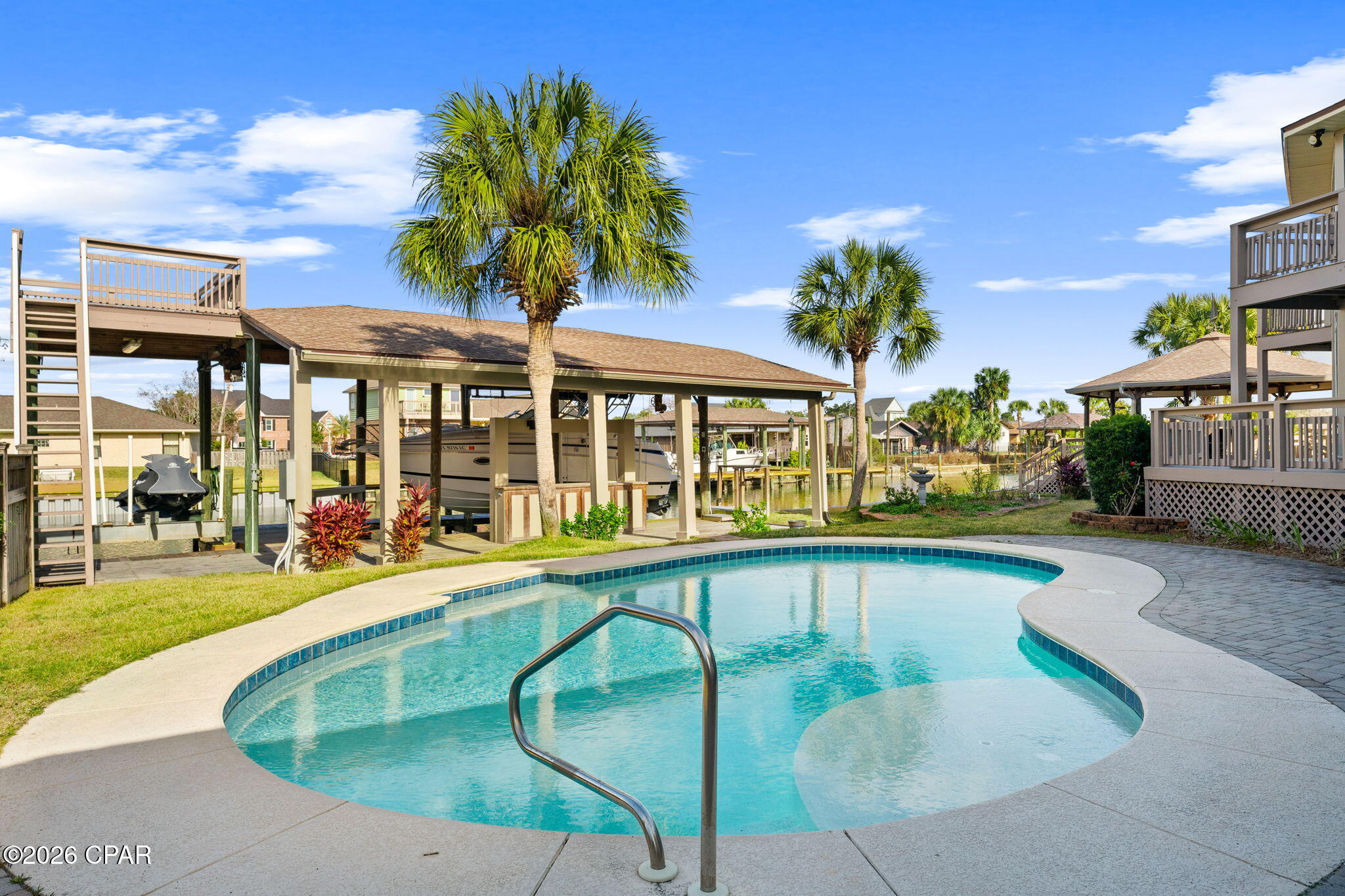 Listing photo id 64 for 1004 Sunset Lane