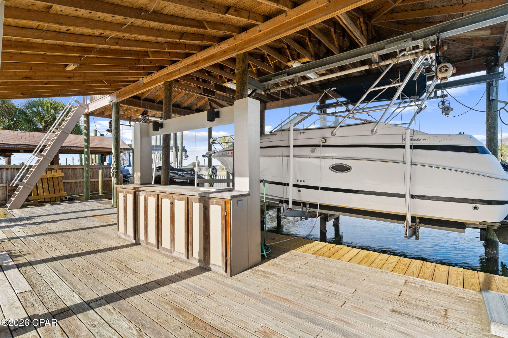 Listing photo id 66 for 1004 Sunset Lane