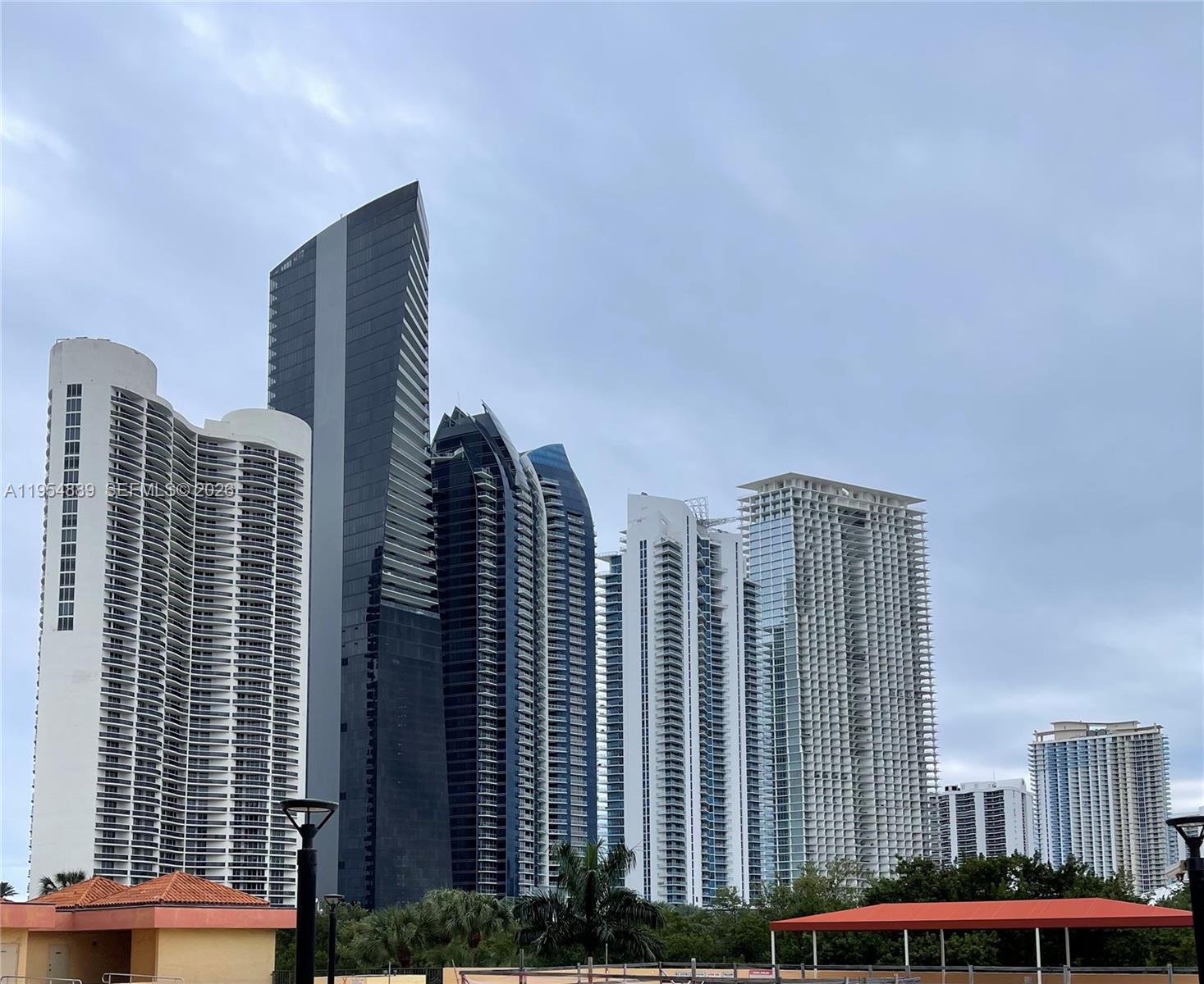 Winston Towers 600 Hoa