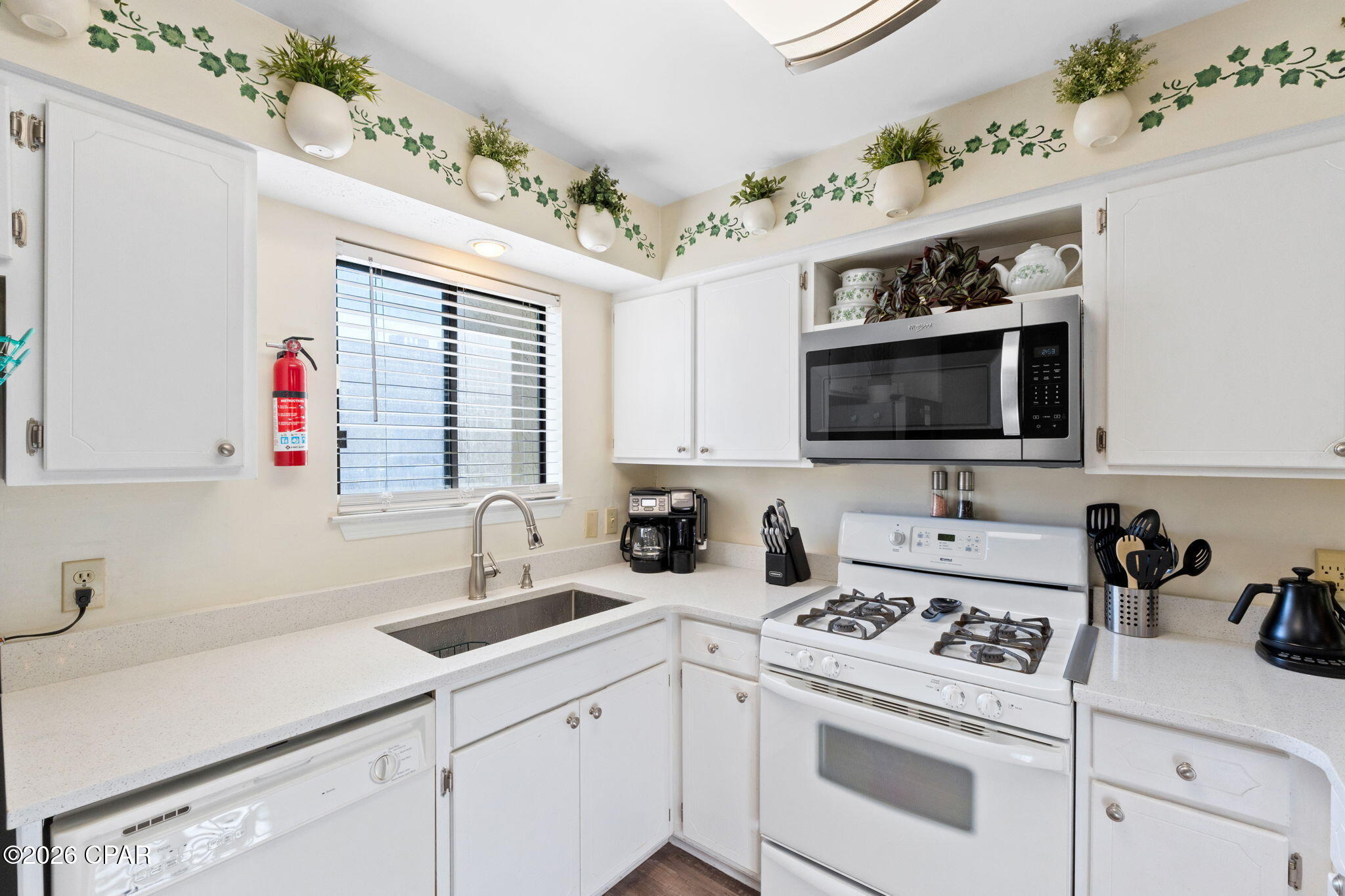 Image 12 For 102 White Sandy Drive