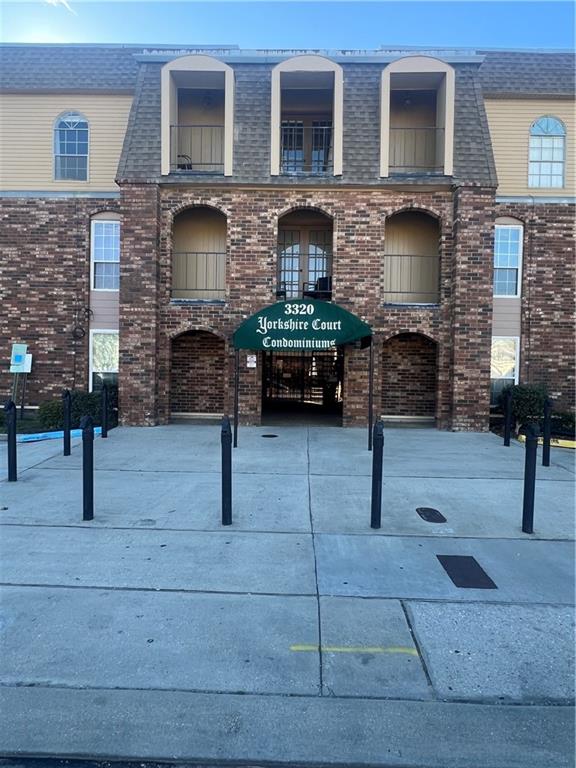 3320 N Arnoult Road 237