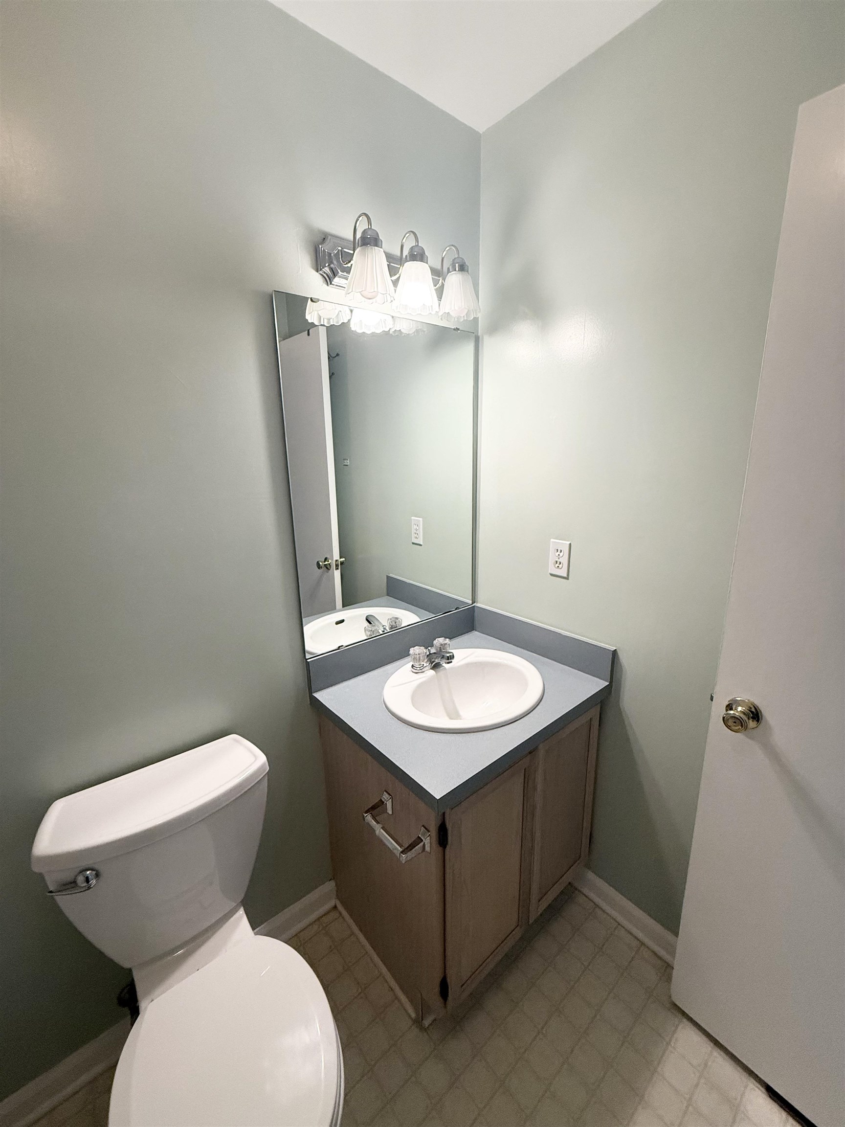 5364 Appledore Lane