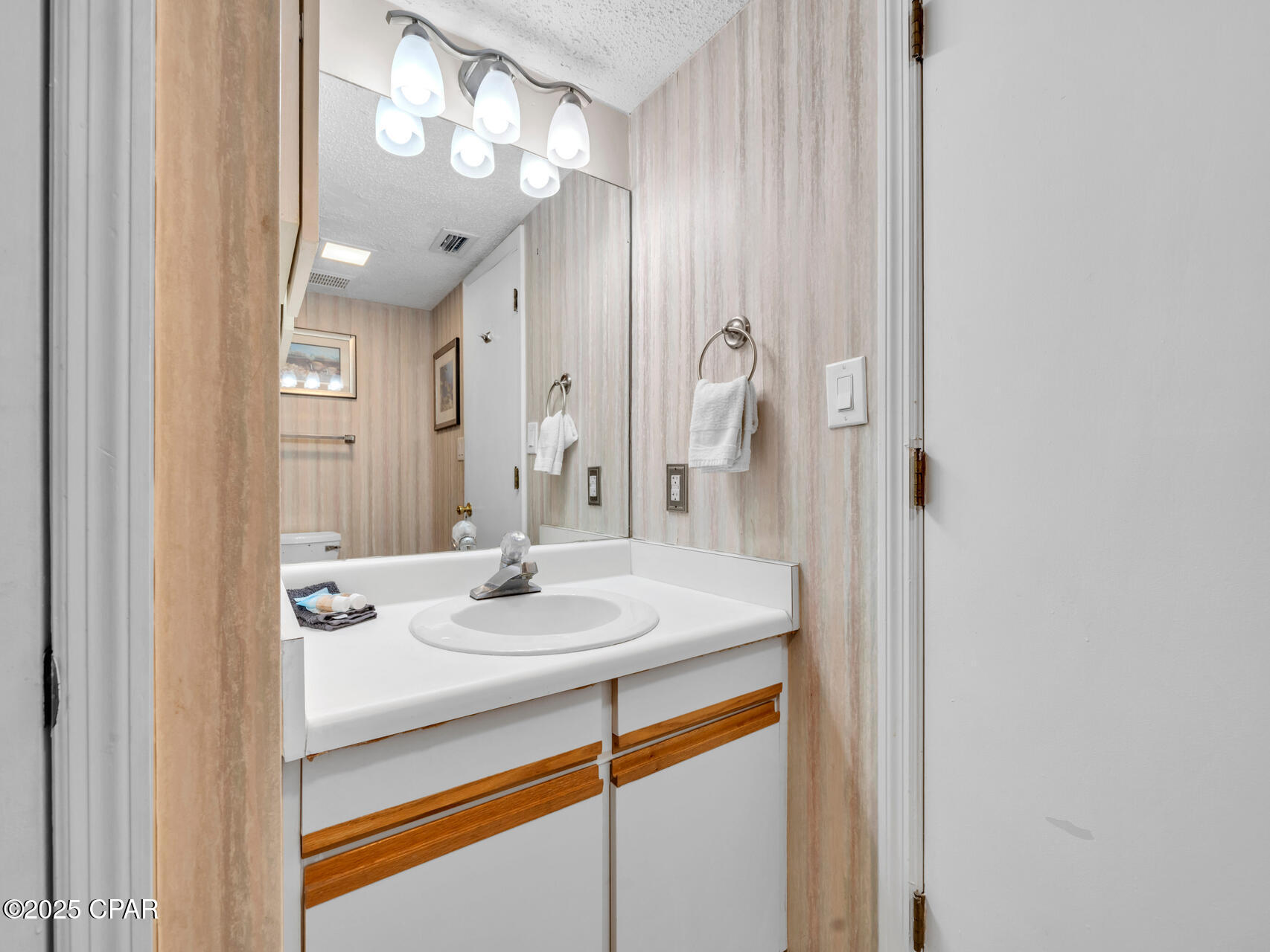 Image 20 For 17351 Front Beach Road W404