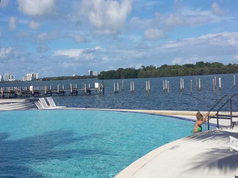 Nirvana Condo No Four Con