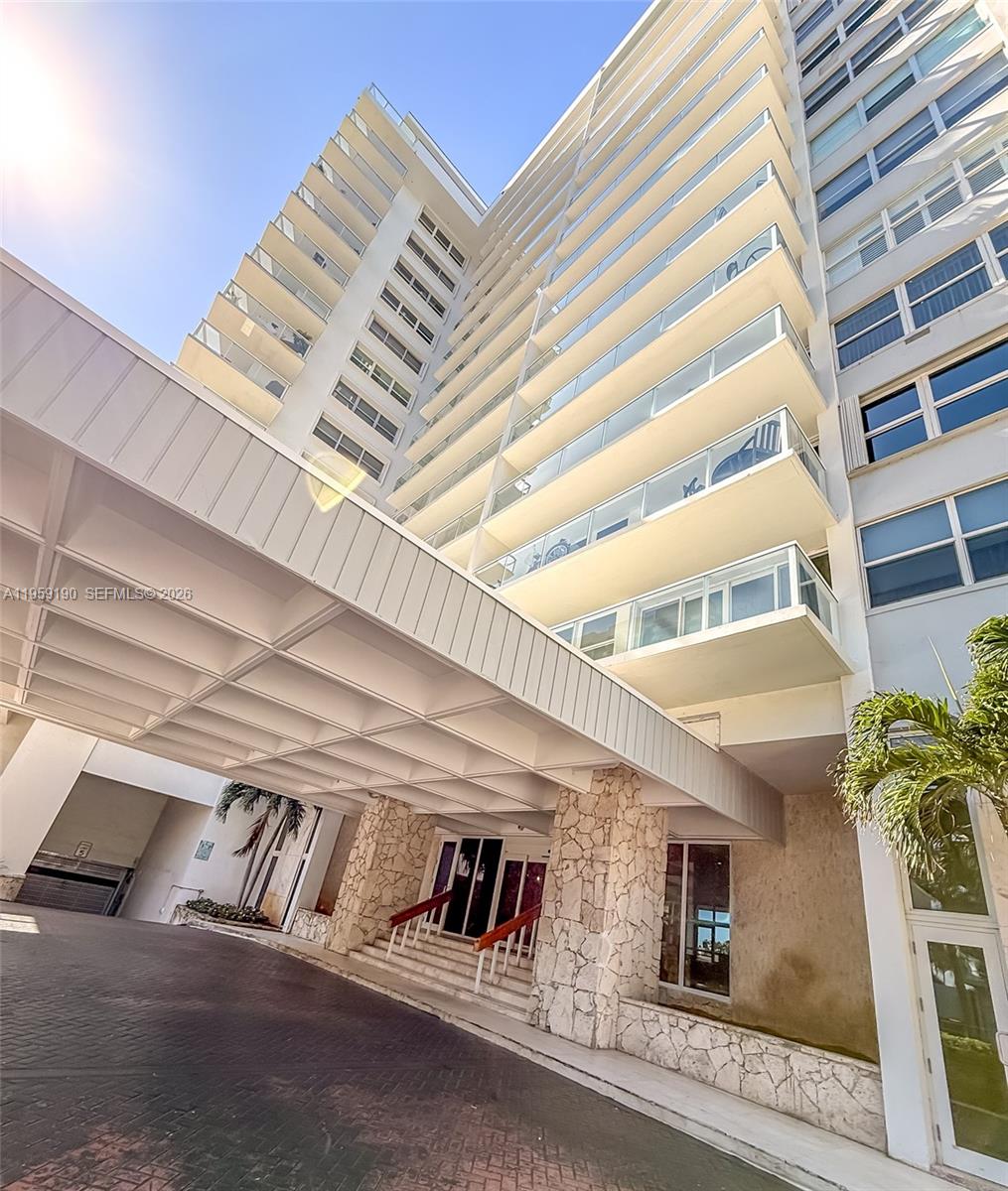 Royal Embassy Condo
