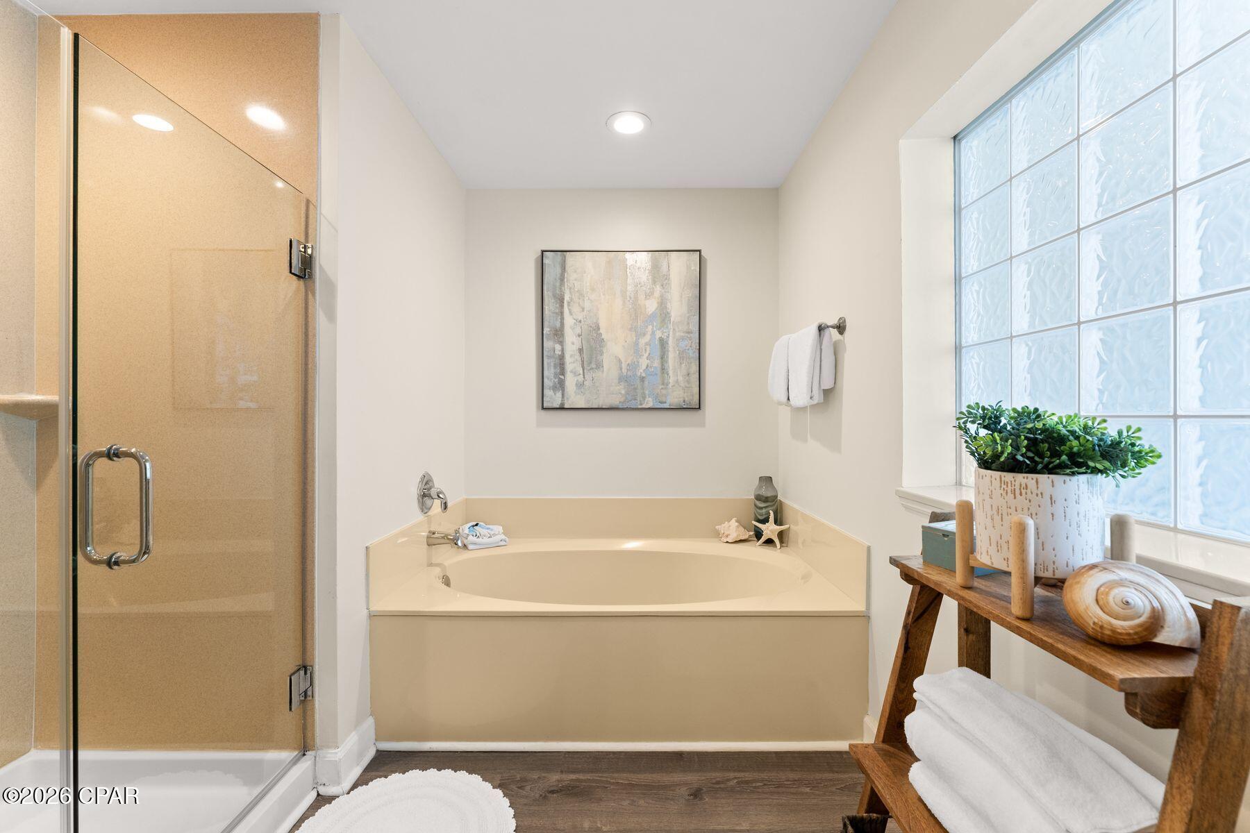 Image 12 For 9450 Thomas Drive 1600e