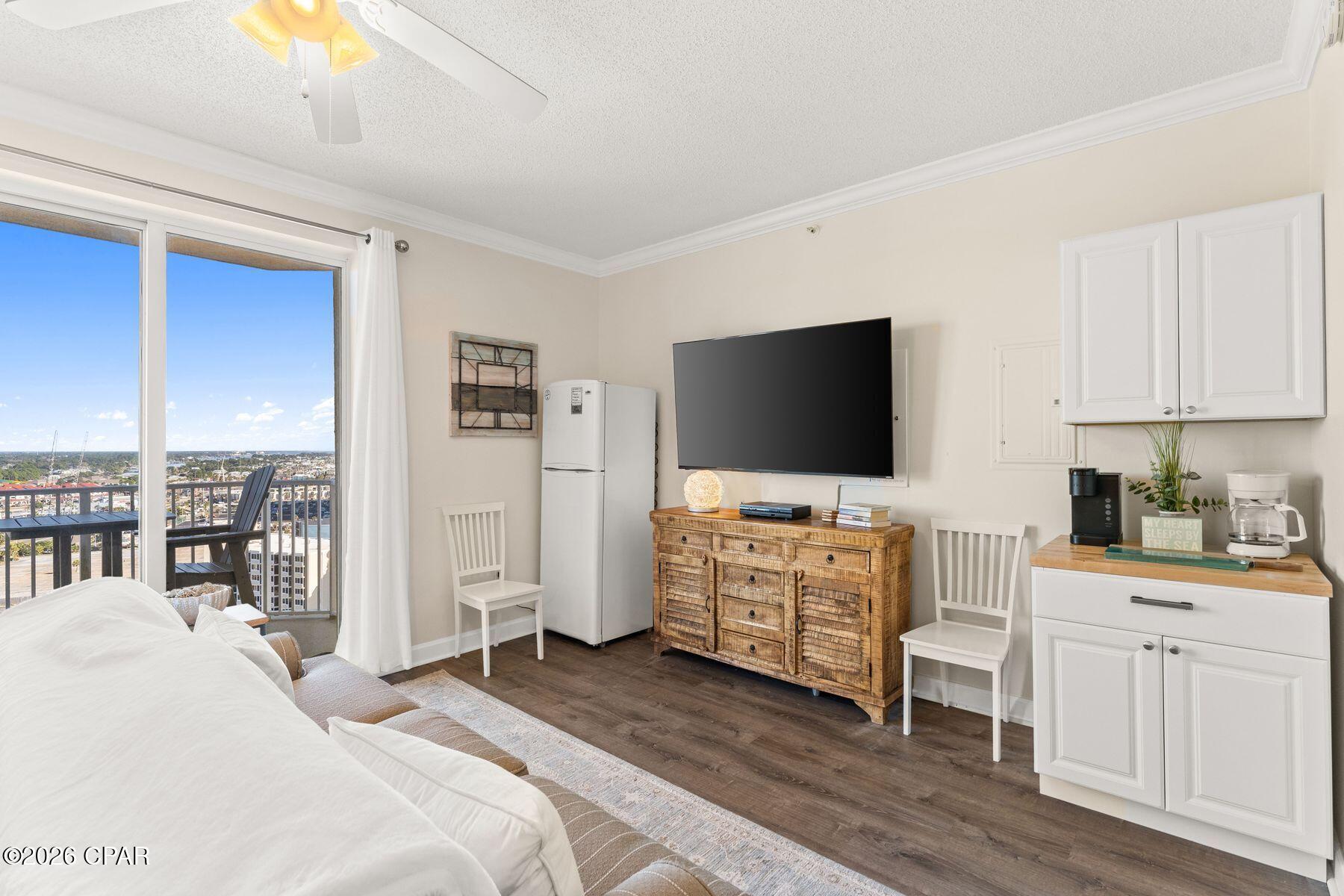 Image 7 For 9450 Thomas Drive 1600e