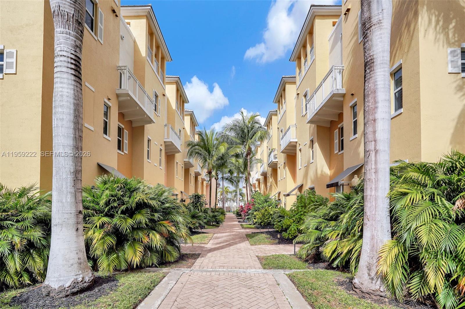 Homes for sale in Lighthouse Point, FL | 2318 Vintage Dr #2318, Lighthouse Point, FL 33064 | MLS# A11959222